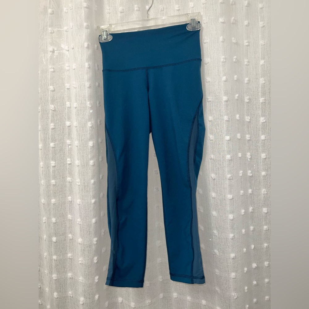 Cropped teal athletic leggings